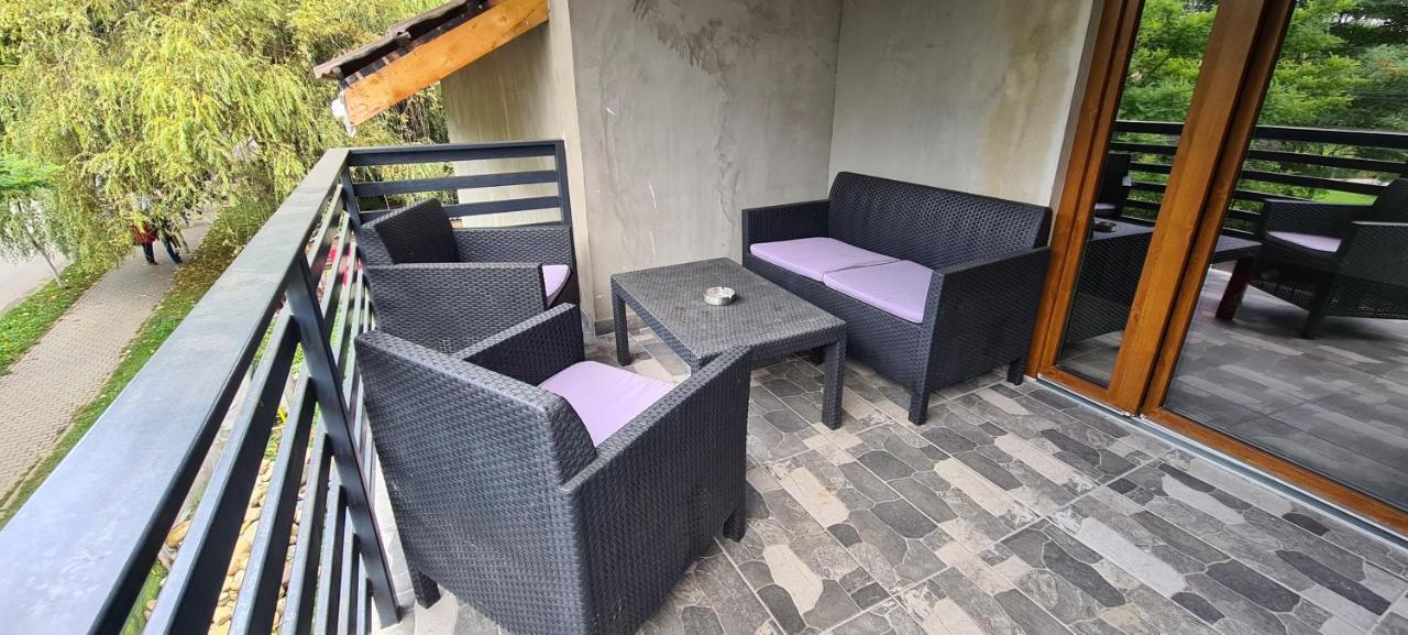 Comfort Home Apartment 3 Петрошани Экстерьер фото